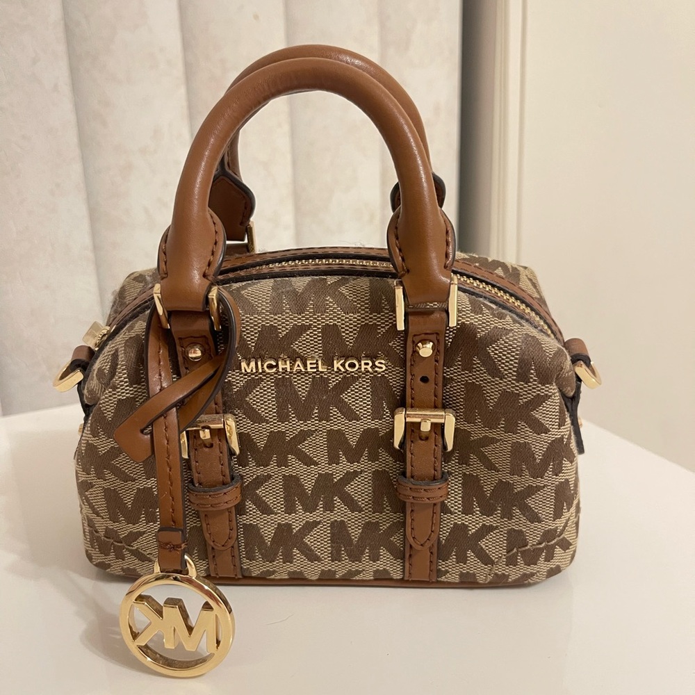 COPY - Brand New Michael Kors Small Jet Set Charm Bag